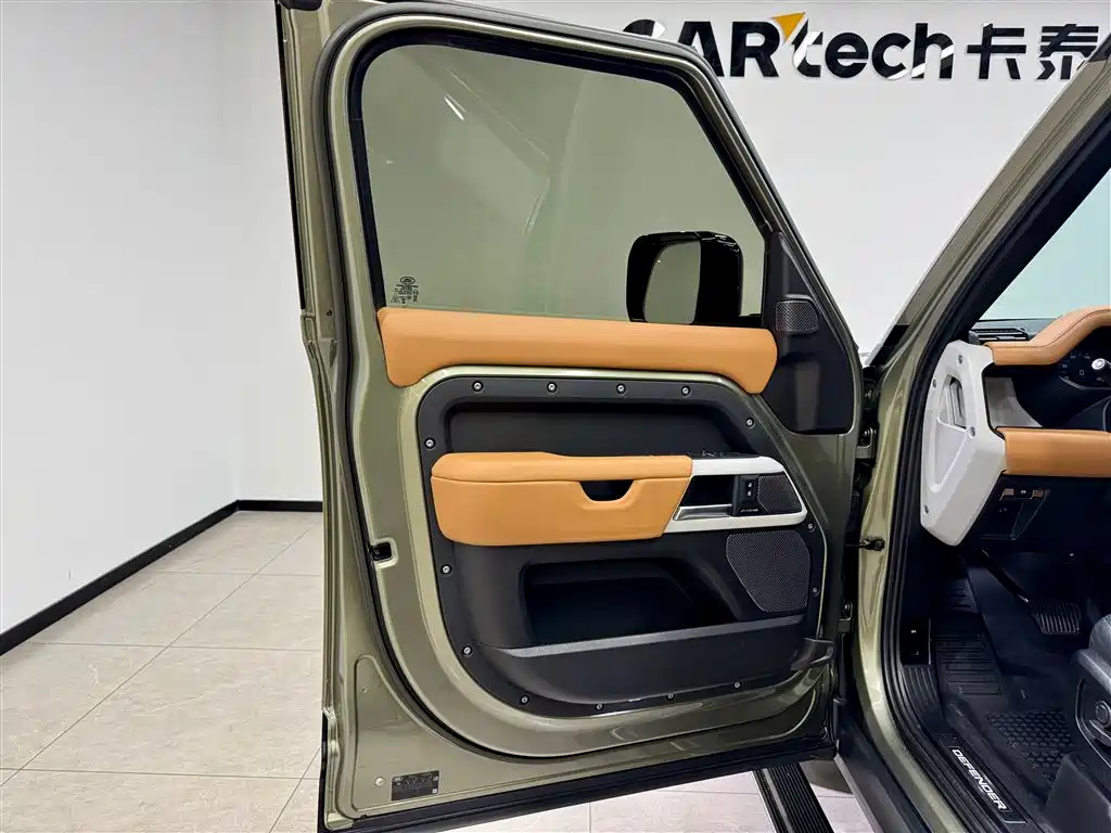 Land Rover Defender 2024 110 3.0T P400 X-DYNAMIC HSE фото 17