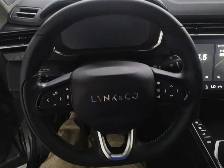 Lynk & Co 05 2020 2.0TD 2WD Shine Halo фото 15
