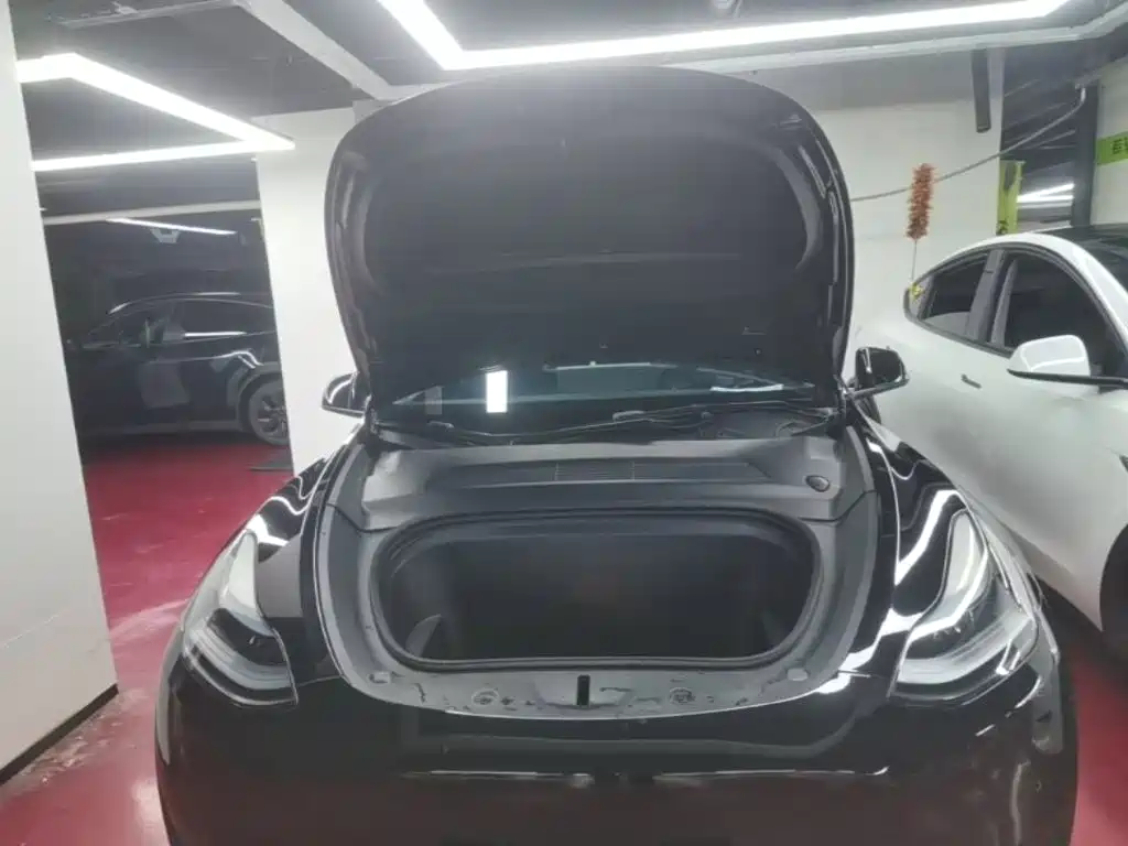 Фото 20 - Tesla Model Y