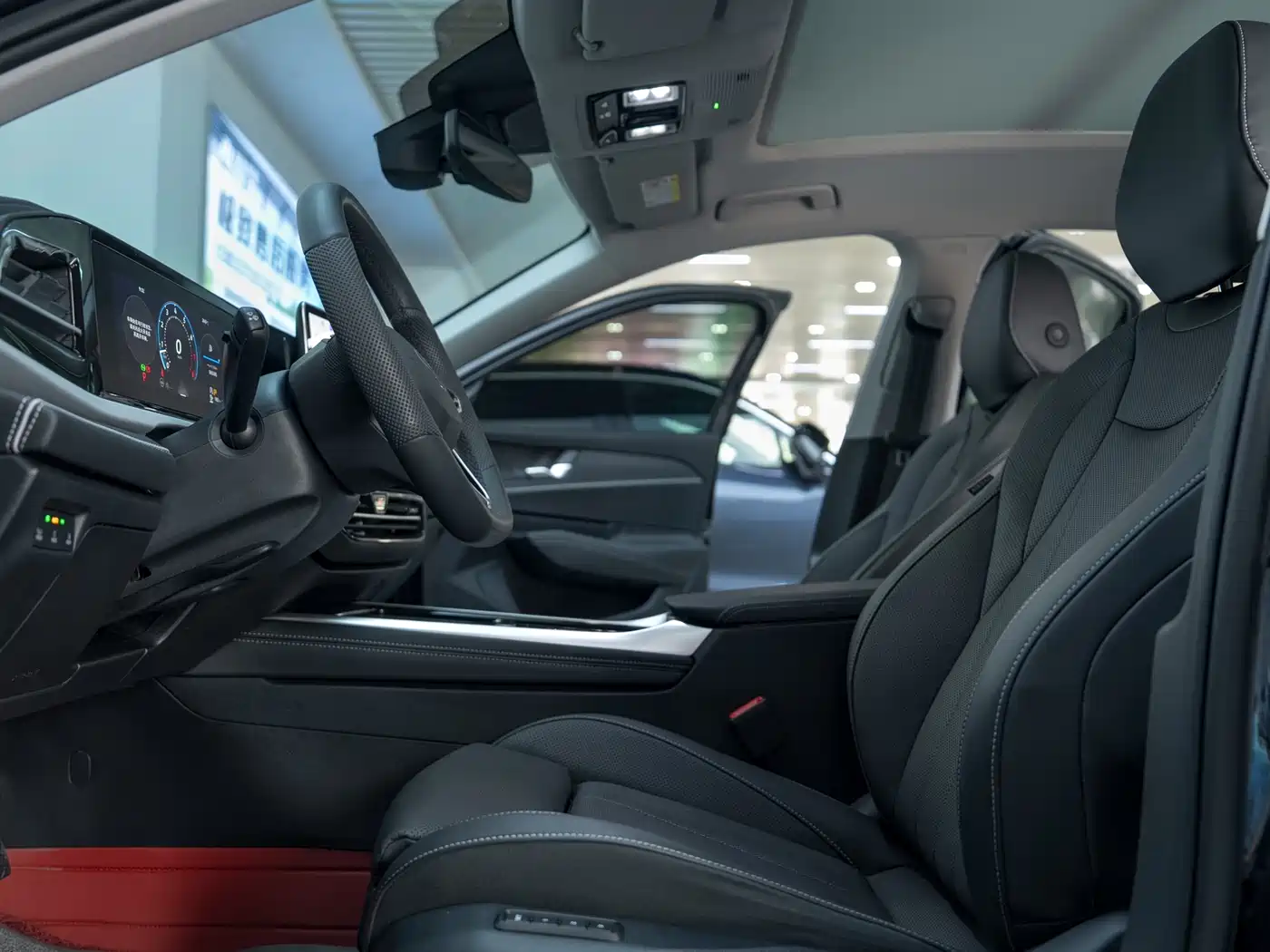 Volkswagen Passat 2025 Pro 380TSI Starlight Dragon Glory Edition фото 12