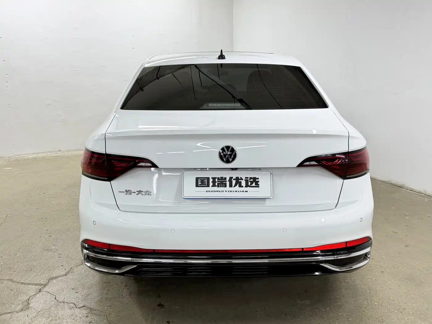 Volkswagen Sagitar 2023 Model Year 280TSI DSG Surpass Edition фото 4