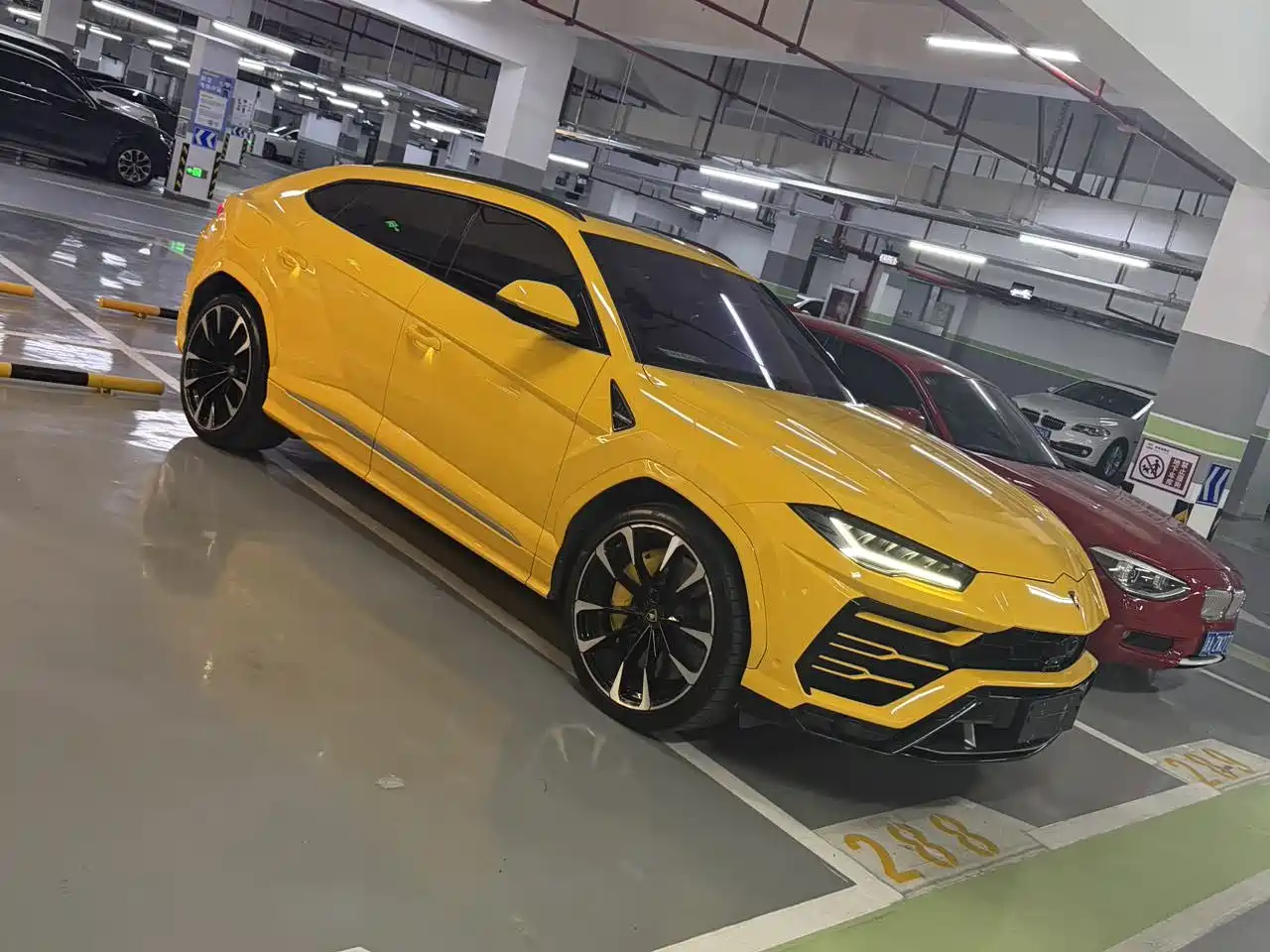 Lamborghini Urus 2018 4.0T V8 фото 3