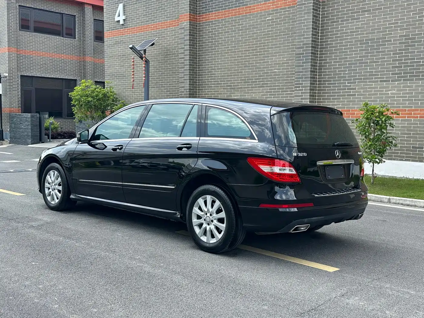 Mercedes-Benz R-Class 2015 R 320 4MATIC Luxury фото 6
