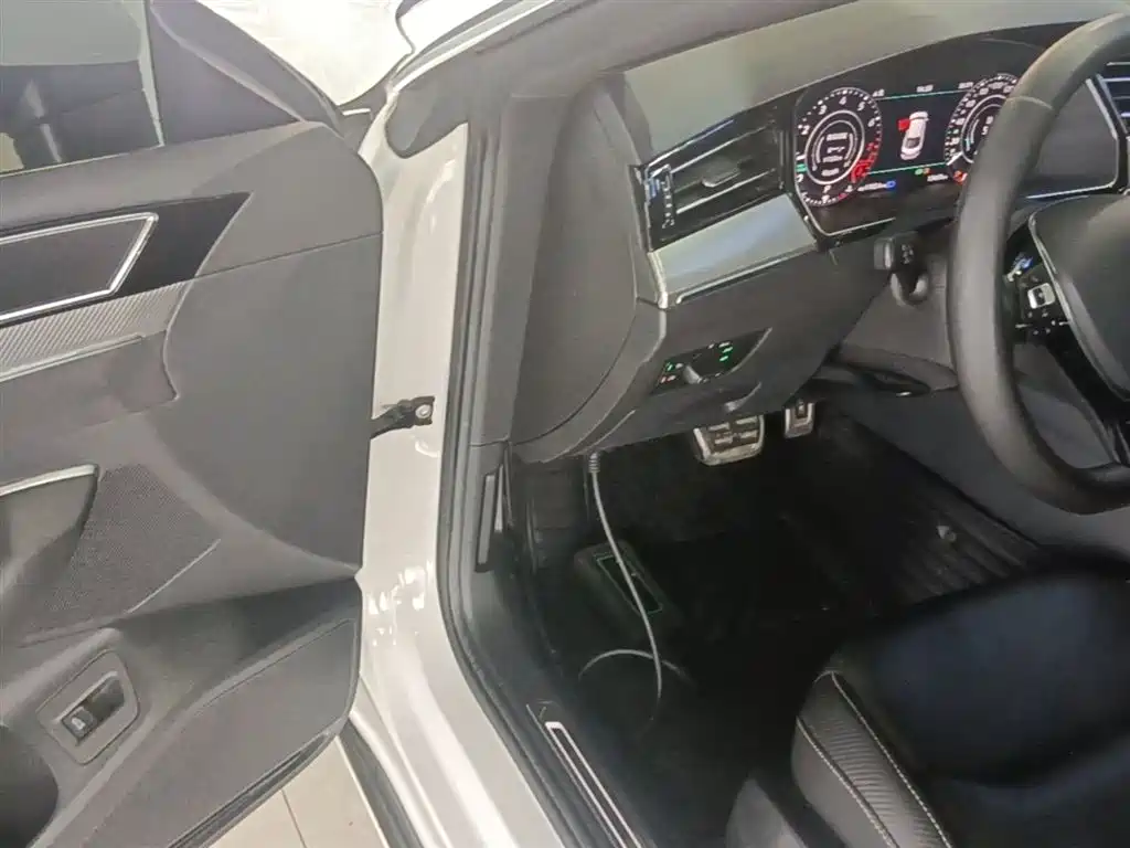 Volkswagen FAW-Volkswagen CC 2019 380TSI Charming Appearance (China V) фото 16