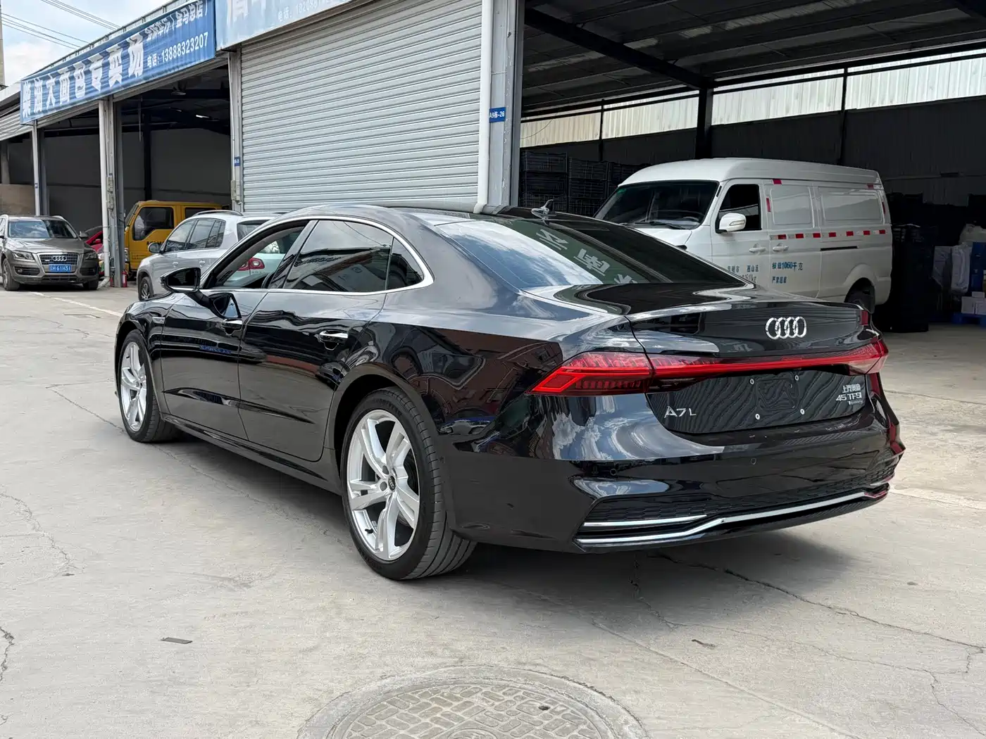 Фото 10 - Audi A7L