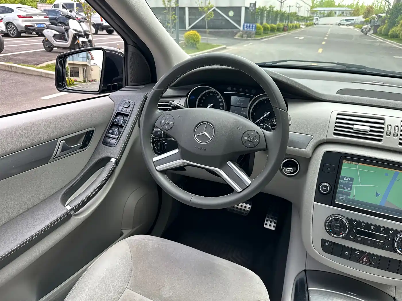 Mercedes-Benz R-Class 2015 R 320 4MATIC Luxury фото 24