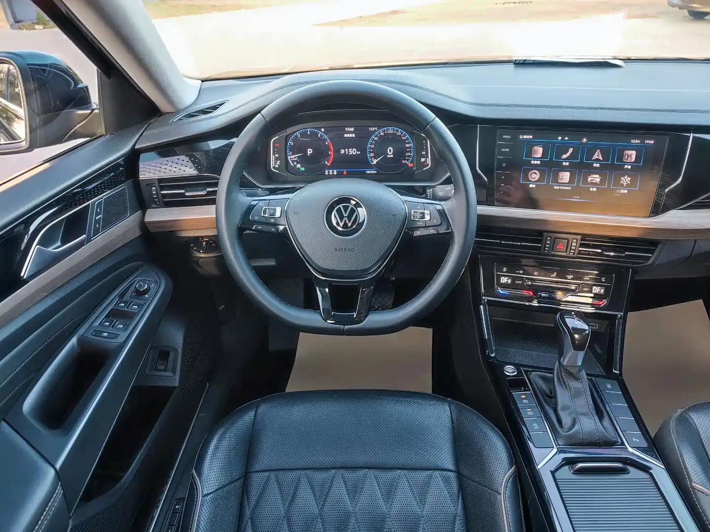 Volkswagen Passat 2021 Model 330TSI Luxury Edition фото 13