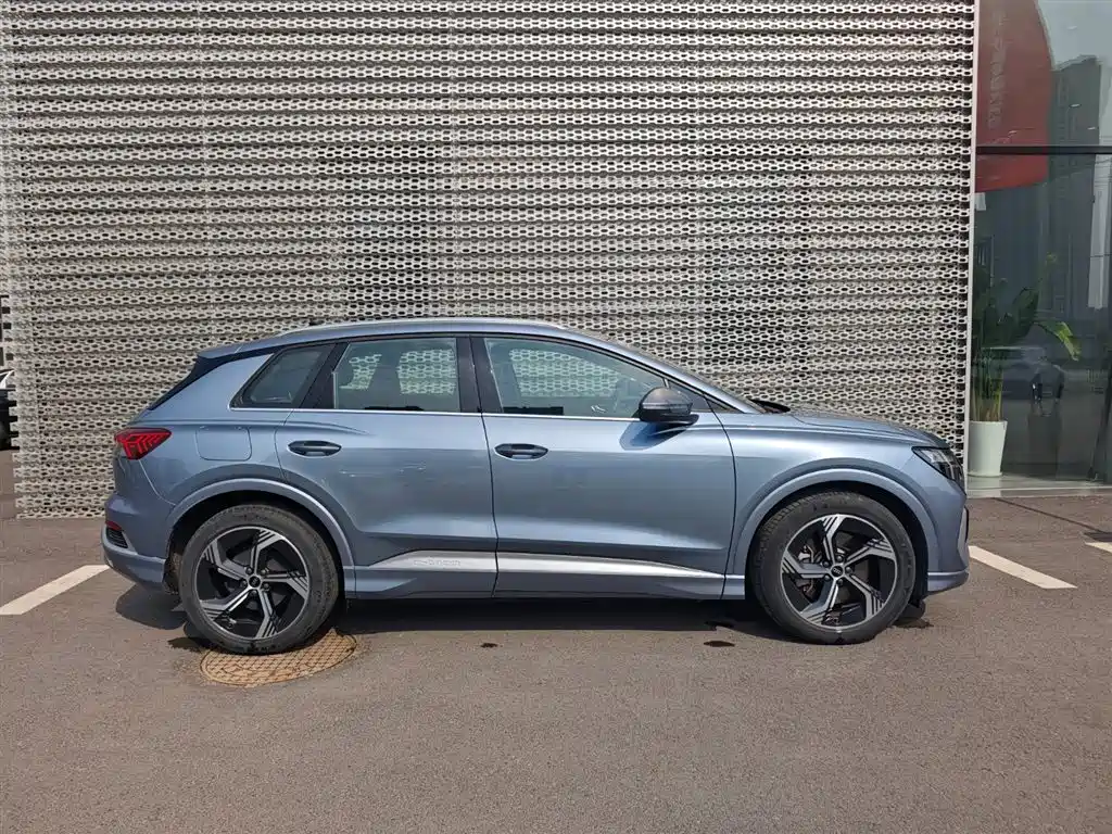 Audi Q4 e-tron 2024 40 e-tron Creation Edition фото 3