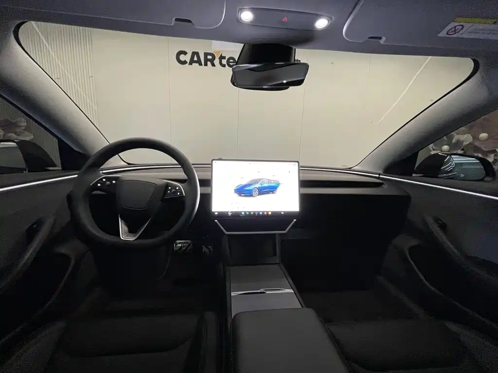 Фото 13 - Tesla Model 3