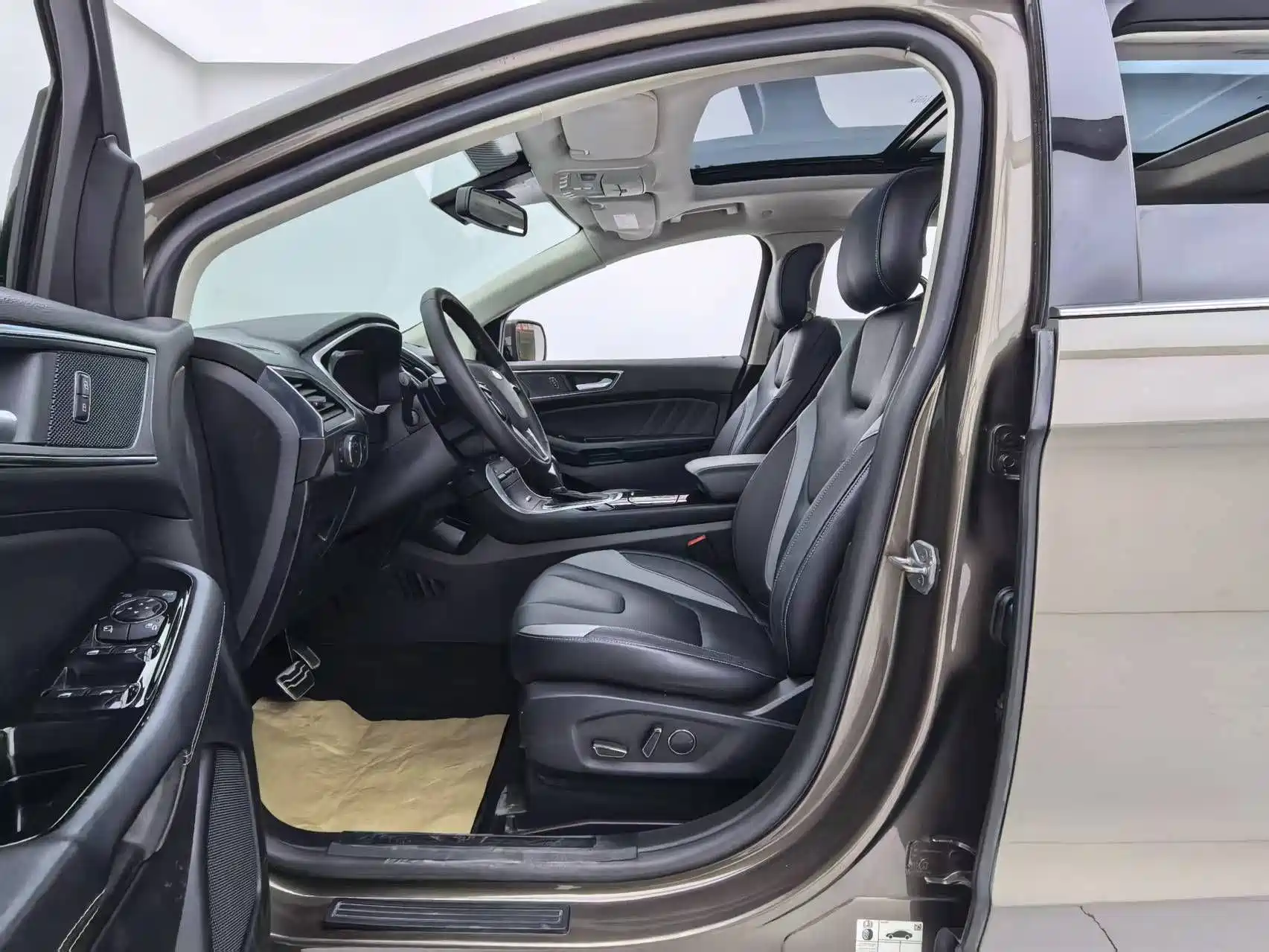 Фото 18 - Ford Edge