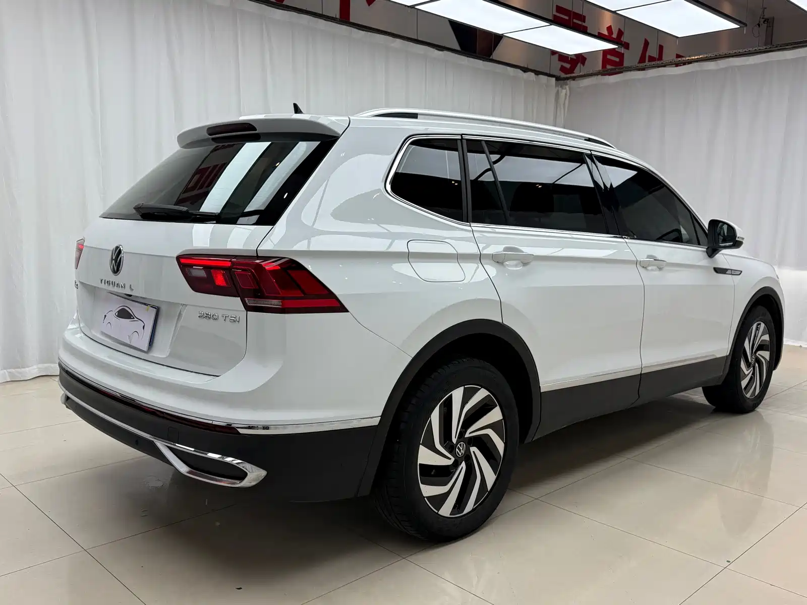Фото 6 - Volkswagen Tiguan L