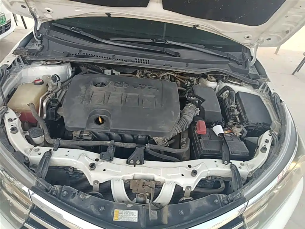 Toyota Corolla 2014 1.6L CVT GL-i фото 20