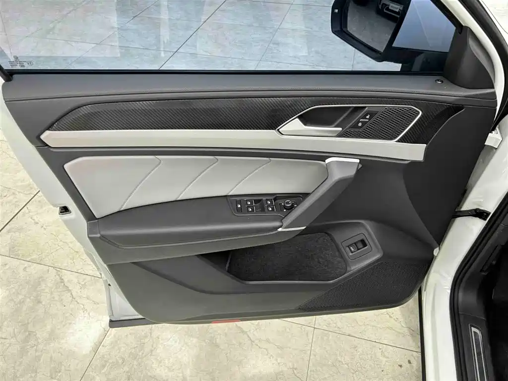 Volkswagen Tayron 2023 280TSI 2WD Luxury Plus Advanced Edition фото 10