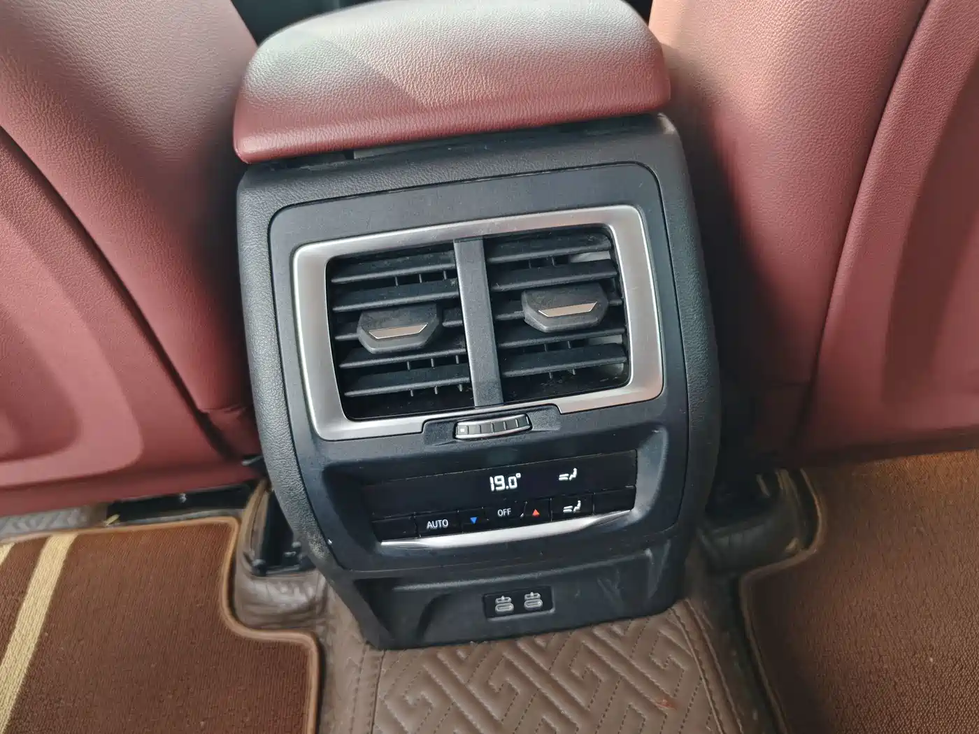 BMW iX3 2022 Leading Edition фото 16