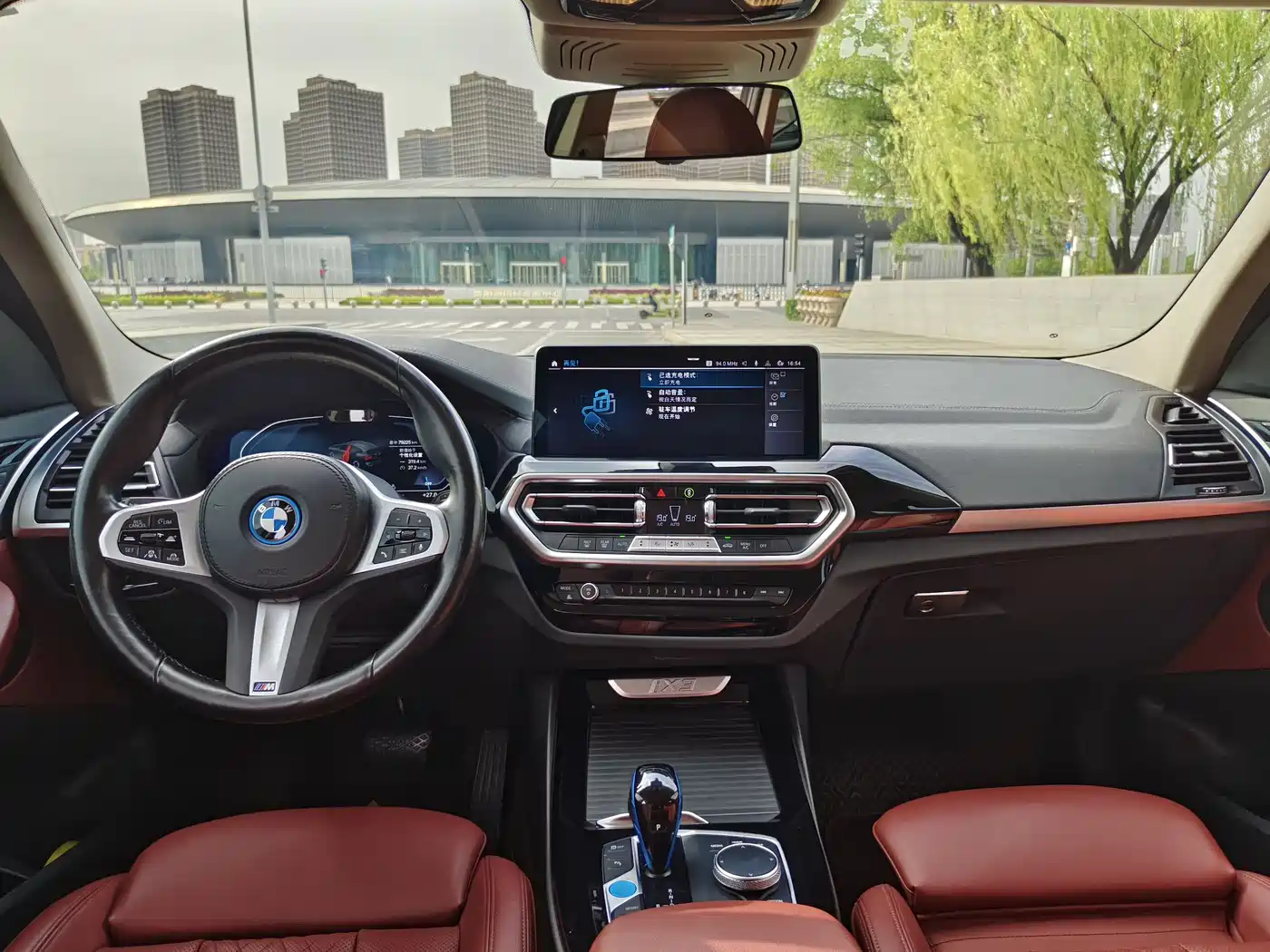 BMW iX3 2022 Leading Edition фото 9