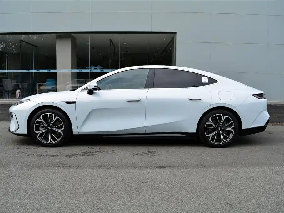 2025 Geely Galaxy Galaxy E8