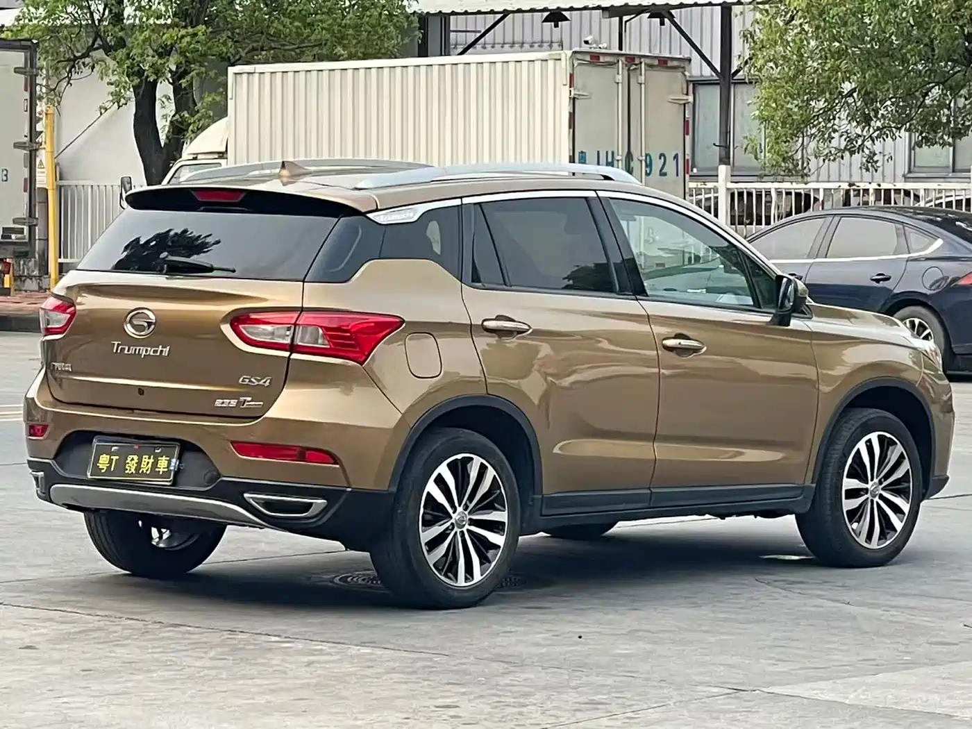 GAC Trumpchi Trumpchi GS4 2016 235T G-DCT Luxury Edition фото 9