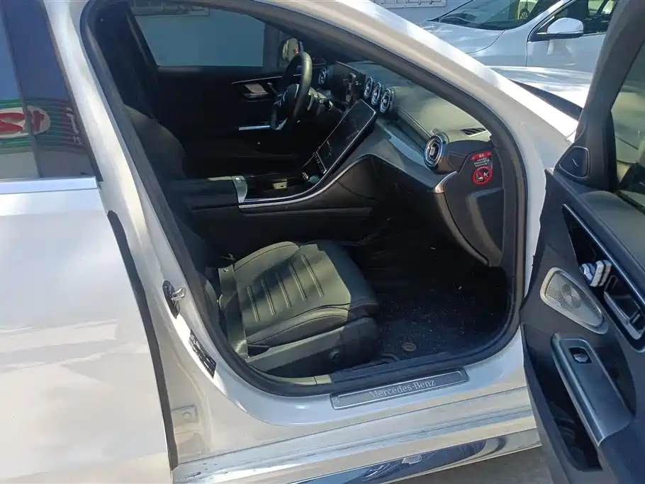 Mercedes-Benz C-Class 2025 Facelift C 260 L Sport Edition фото 8