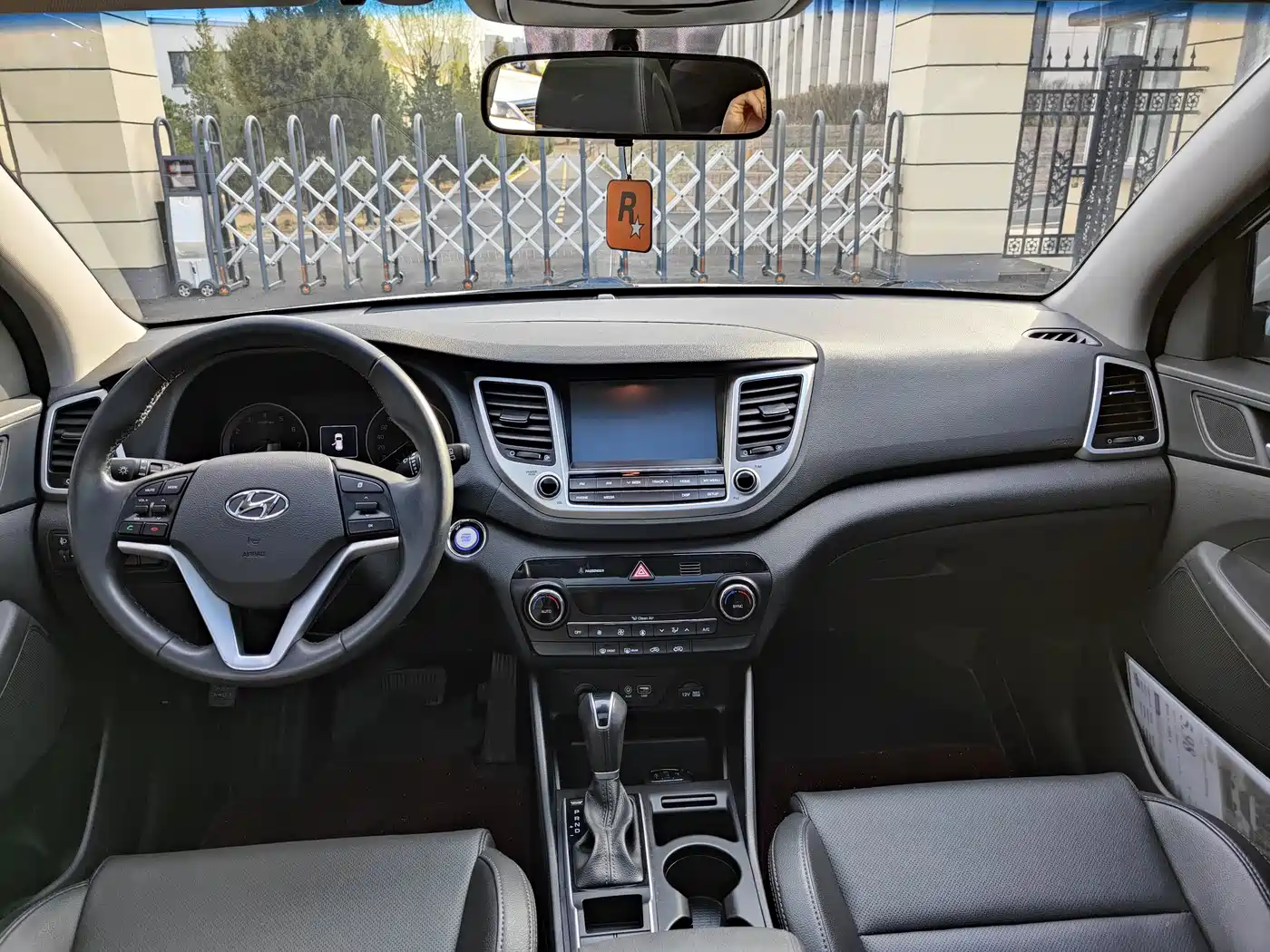 Hyundai Tucson 2018 1.6T DCT 2WD 15th Anniversary Special Edition фото 6