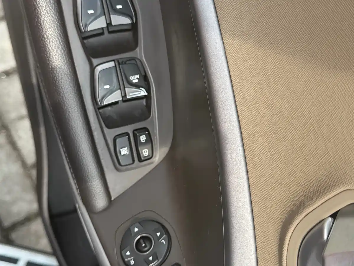 Hyundai Santa Fe 2013 Model 2.4L Automatic 4WD Smart фото 15