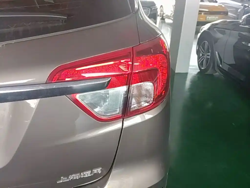 Фото 8 - Buick Envision Plus