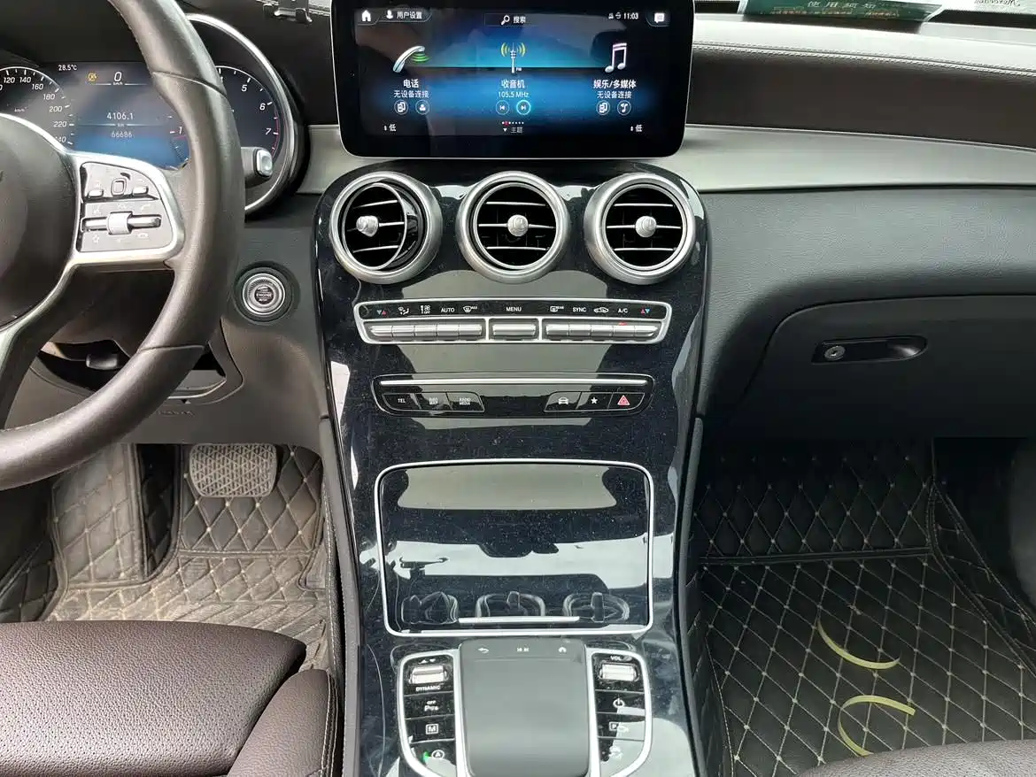 Mercedes-Benz GLC 2020 Facelift GLC 260 L 4MATIC Dynamic фото 11