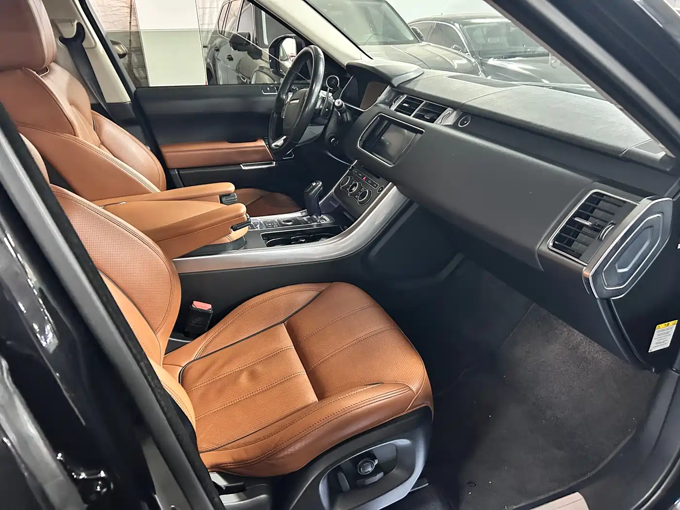 Land Rover Range Rover Sport 2016 Model 3.0 SC V6 HSE DYNAMIC фото 10
