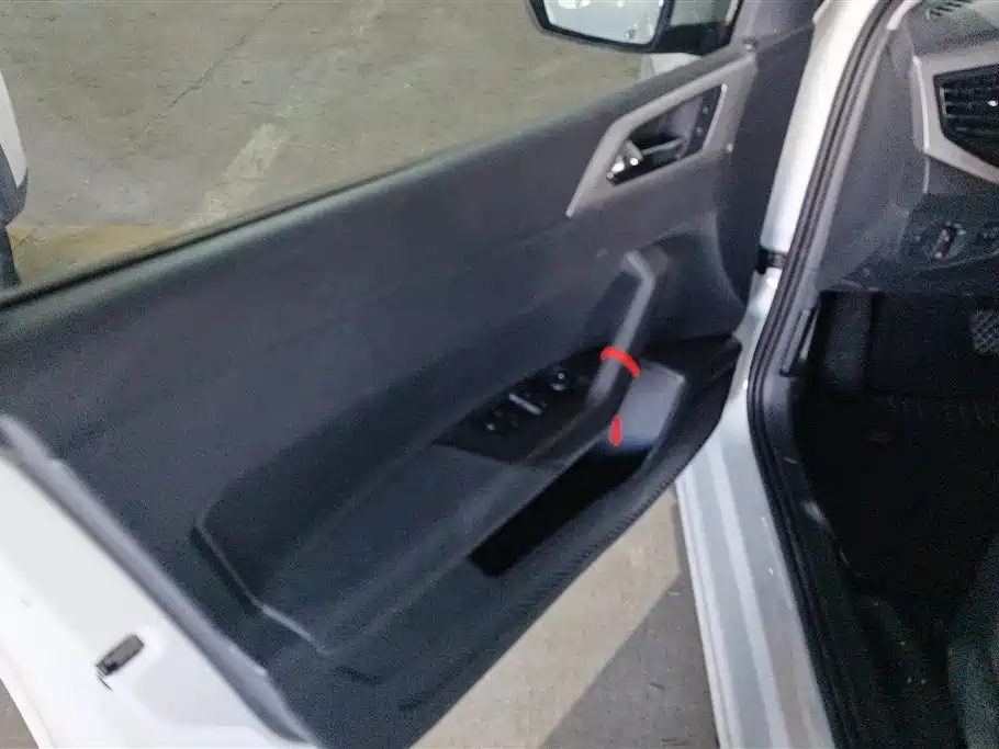 Volkswagen Polo 2023 Plus 1.5L Automatic Panorama Enjoyment Edition фото 7