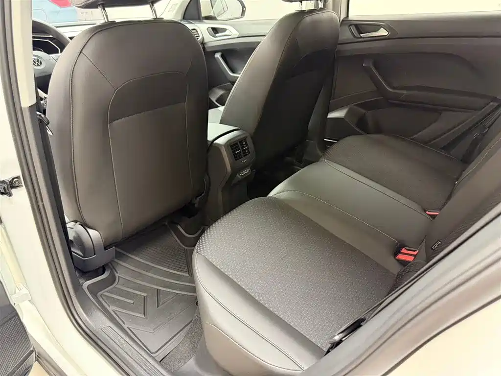 Volkswagen Tanying 2021 1.5L Automatic Smart Connect Edition фото 10