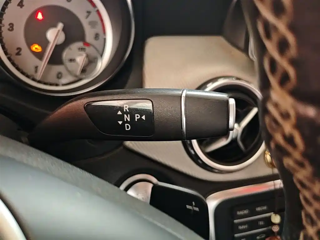 Mercedes-Benz GLA 2016 GLA 200 Fashion фото 14