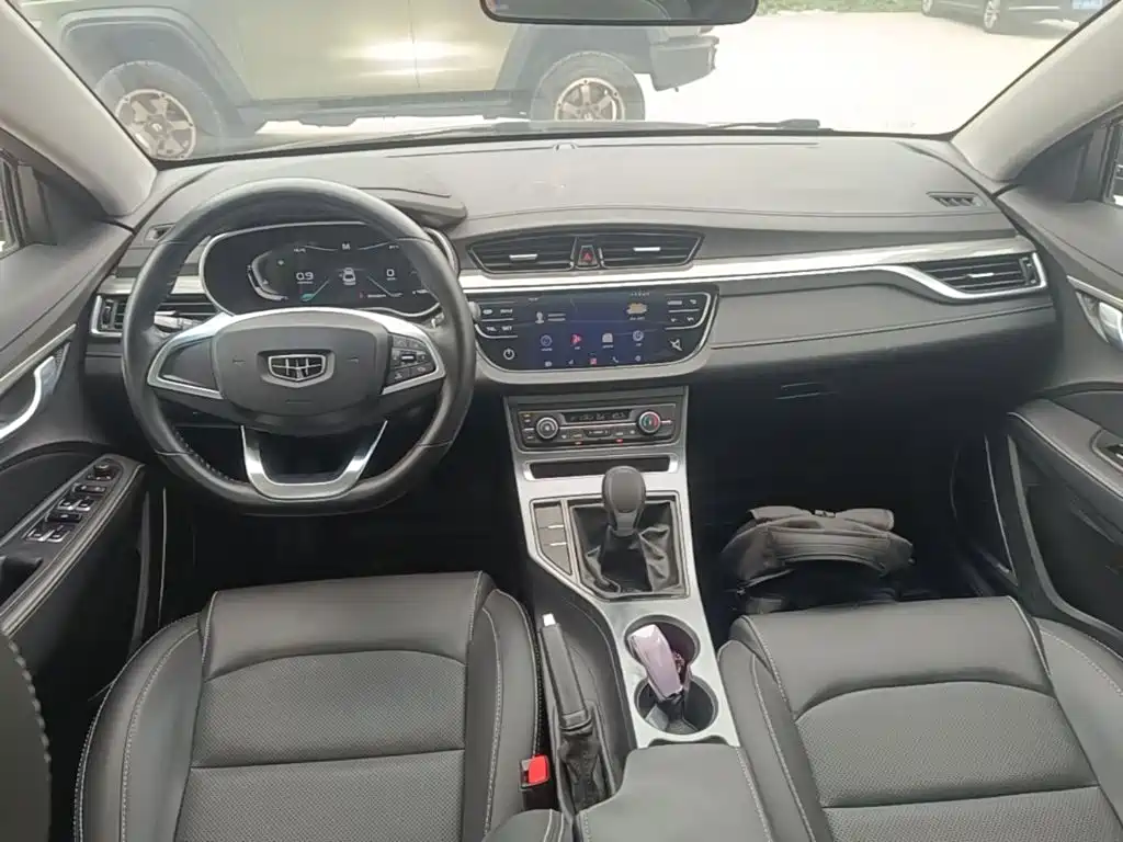 Фото 10 - Geely Emgrand