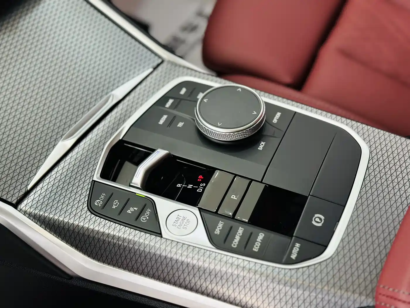 BMW 3 Series 2025 330Li M Sport Night Edition фото 18