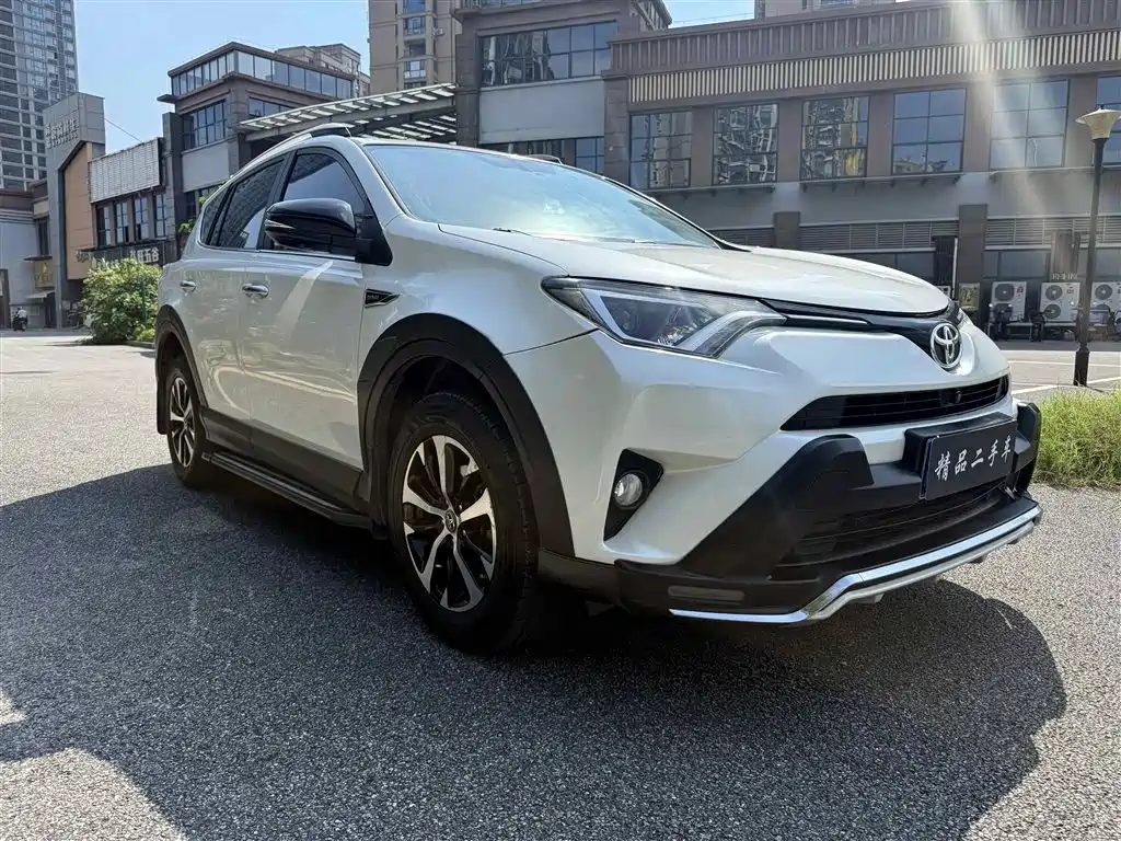 Toyota RAV4 Rongfang 2018 2.0L CVT 2WD Trend X Edition фото 3