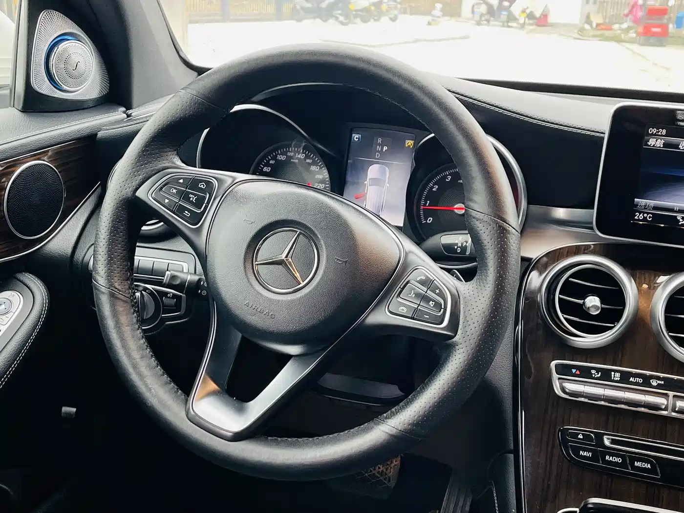 Mercedes-Benz GLC 2019 Facelift GLC 260 L 4MATIC Luxury фото 8