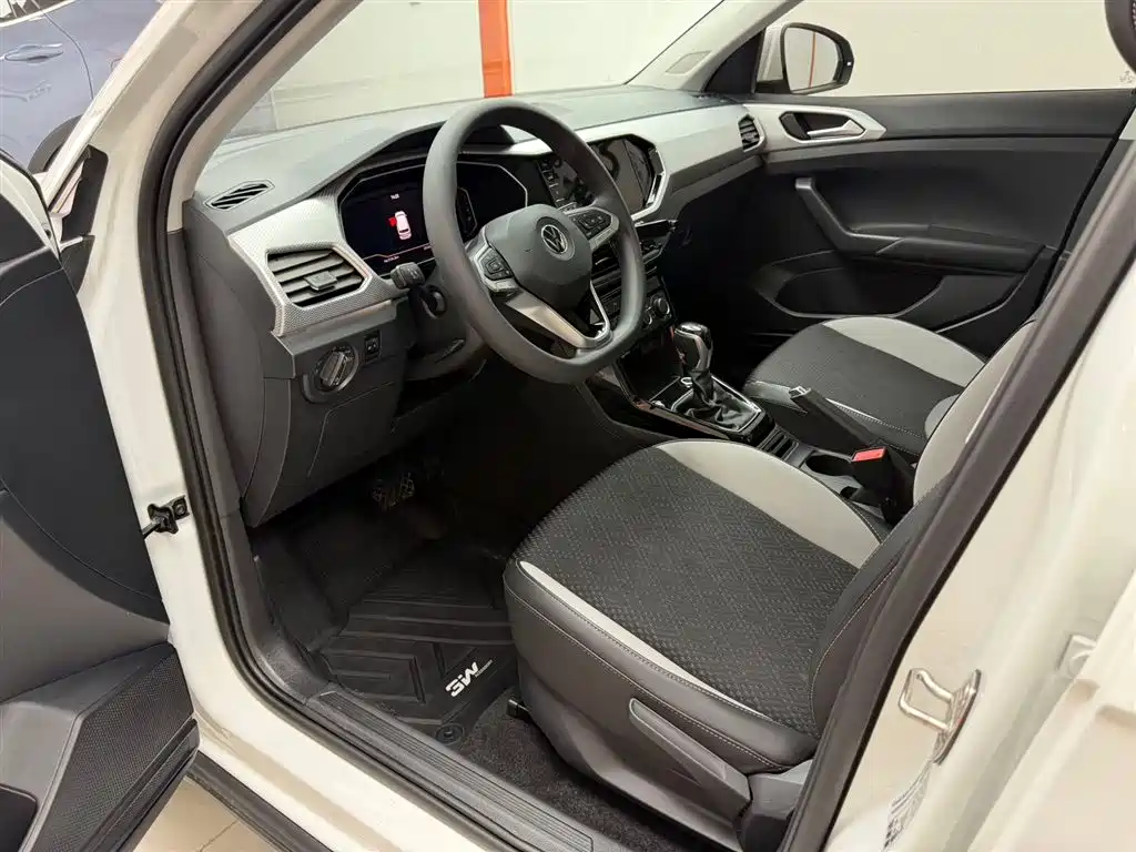 Volkswagen Tanying 2021 1.5L Automatic Smart Connect Edition фото 9