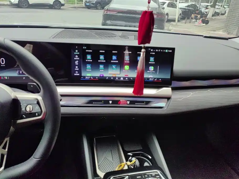 BMW 5 Series 2024 530Li Leading M Sport Package фото 13