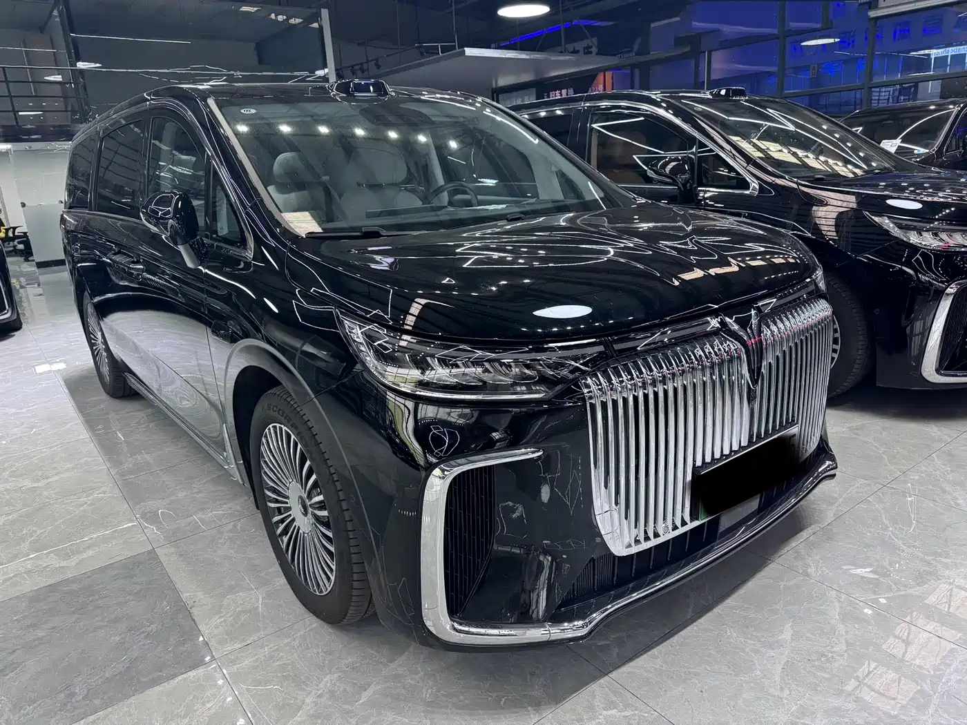 Voyah Auto Voyah Dreamer 2025 Model PHEV 4WD Premium QianKun Edition фото 2