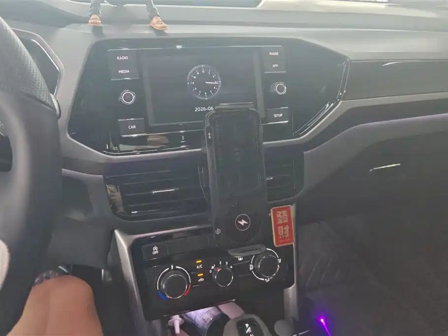 Volkswagen T-Cross 2019 1.5L Automatic Comfort Edition фото 12