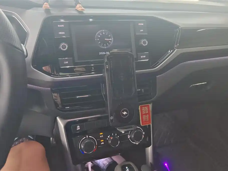 Volkswagen T-Cross 2019 1.5L Automatic Comfort Edition фото 13