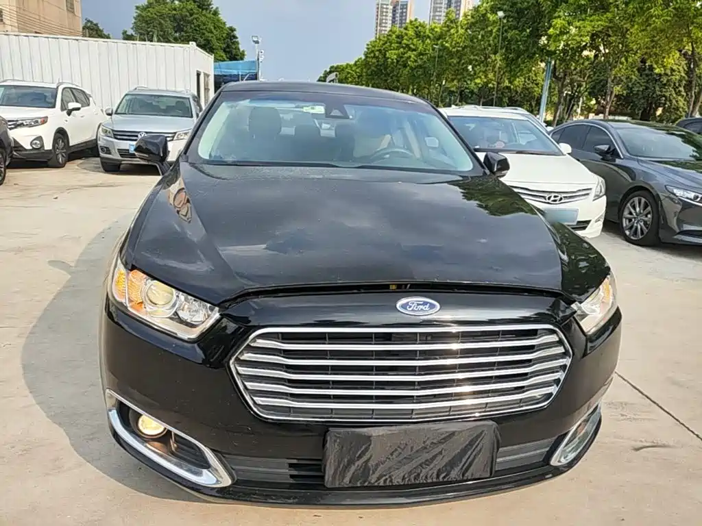Фото 3 - Ford Taurus