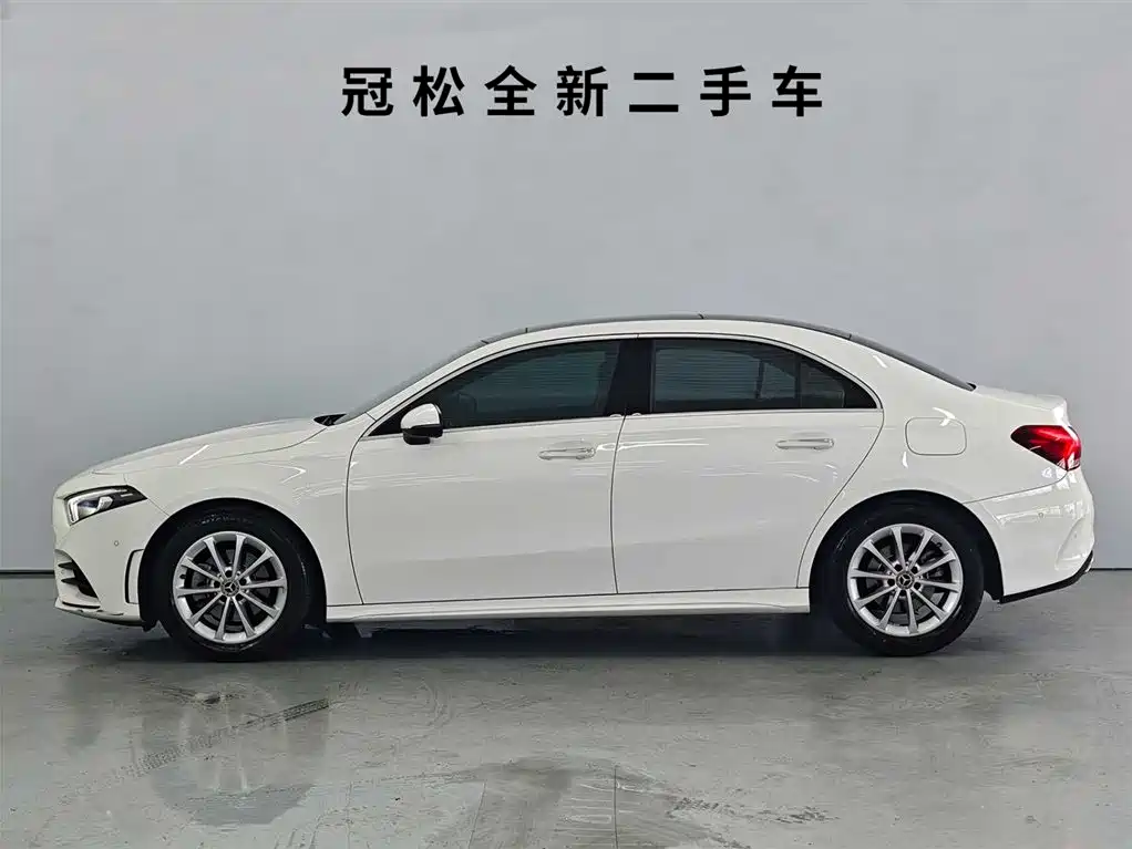 Mercedes-Benz A-Class 2021 A 200 L Sport Sedan Fashion Edition фото 3