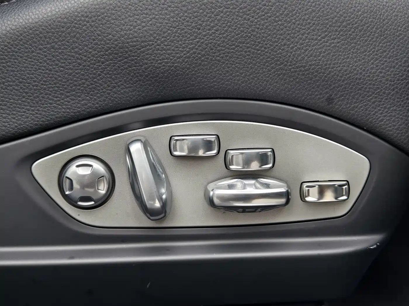 Porsche Panamera 2014 Panamera 3.0T фото 15