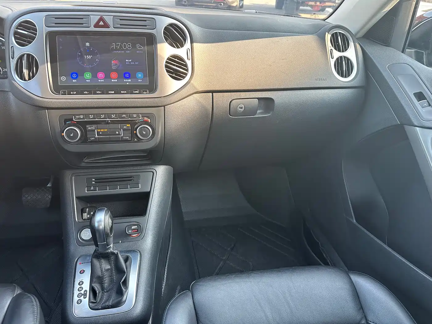 Volkswagen Tiguan 2012 2.0TSI Automatic 4WD Elite Edition фото 13