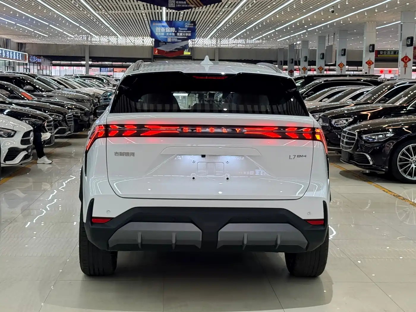 Geely Galaxy Galaxy L7 2025 Model EM-i 115km Long Range Edition фото 5