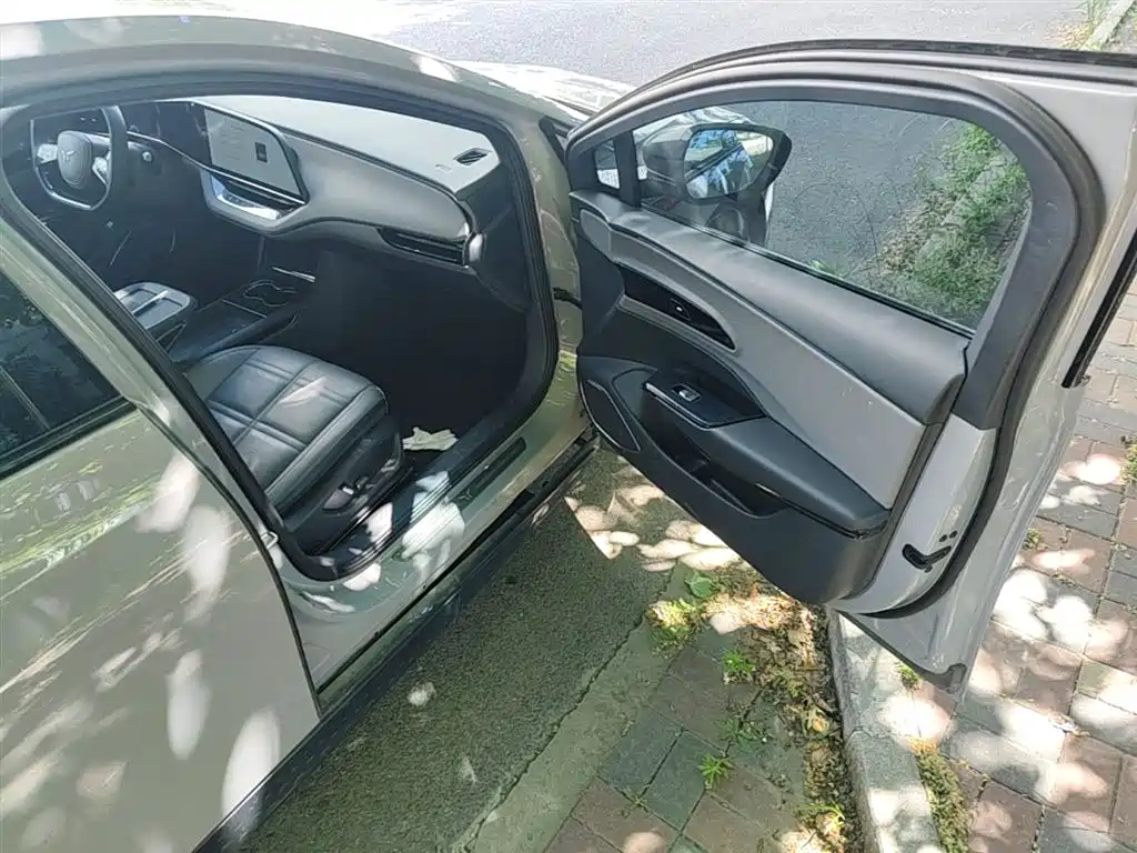 Hongqi EH7 2024 Model 760 Pro+ AWD фото 23