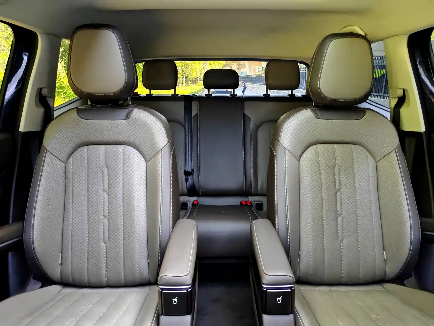 Volkswagen Viloran 2022 380TSI Premium Edition фото 8