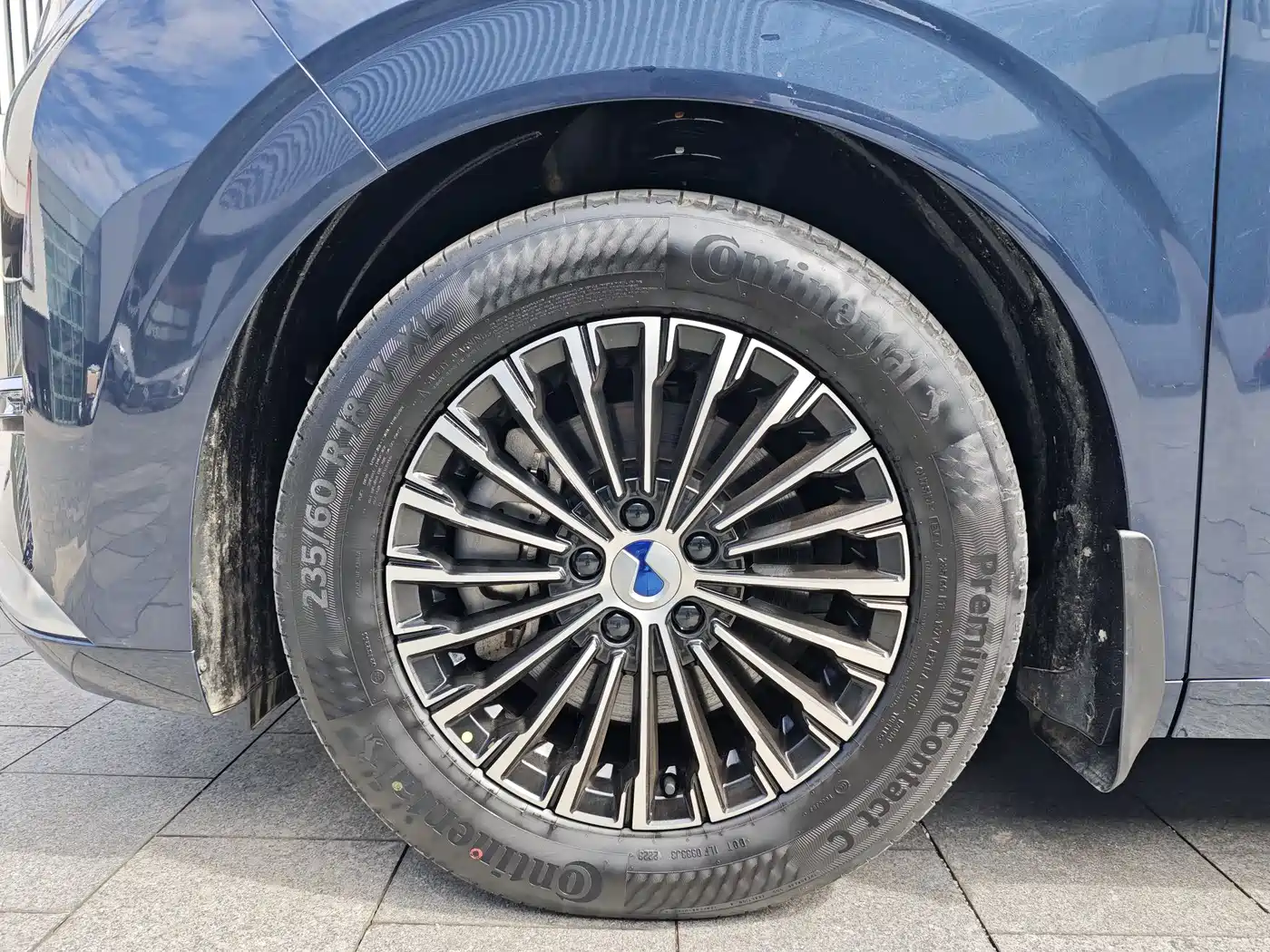 Denza D9 2022 DM-i 970 All-Wheel Drive Honor Edition фото 26