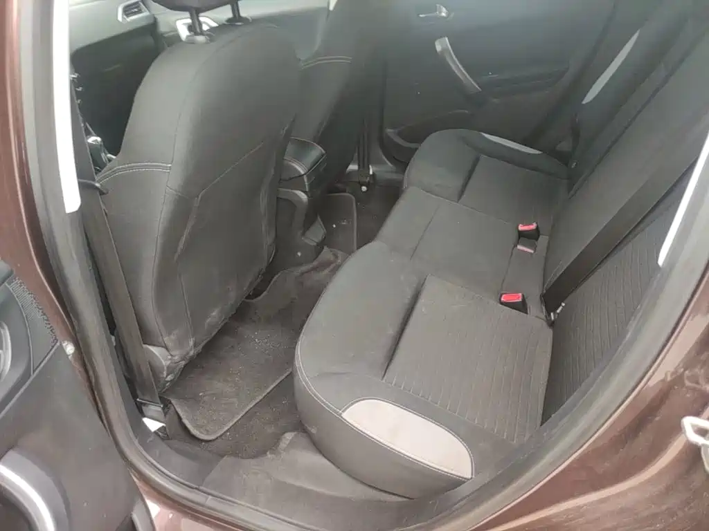 Photo 19 - Peugeot 2008