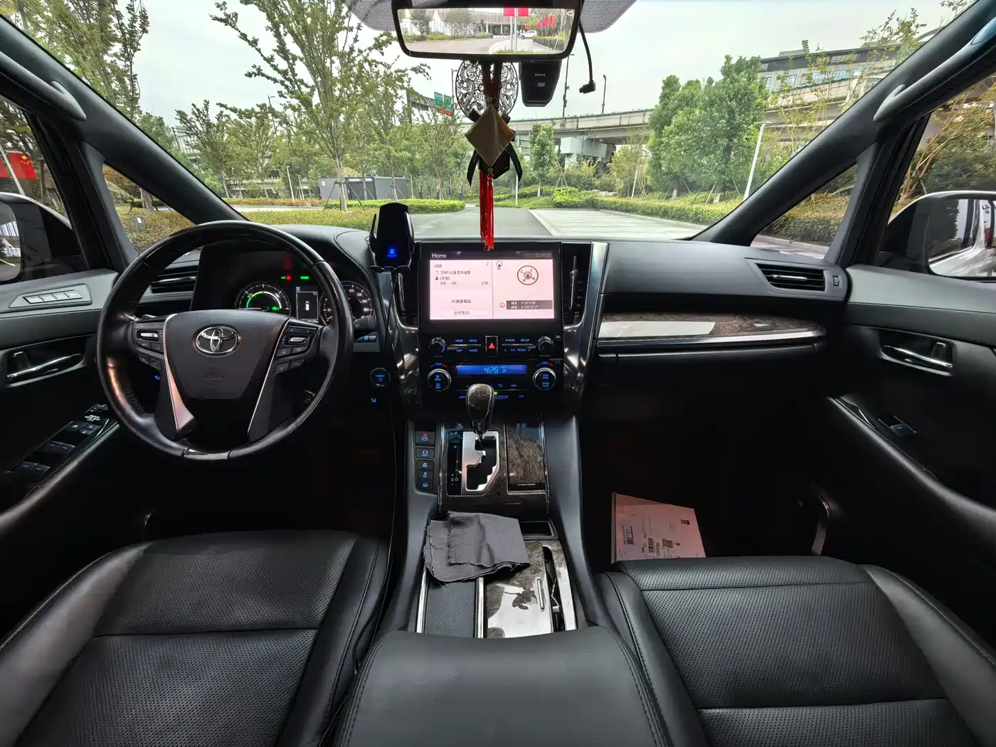 Toyota Alphard 2021 Hybrid 2.5L Ultimate фото 8