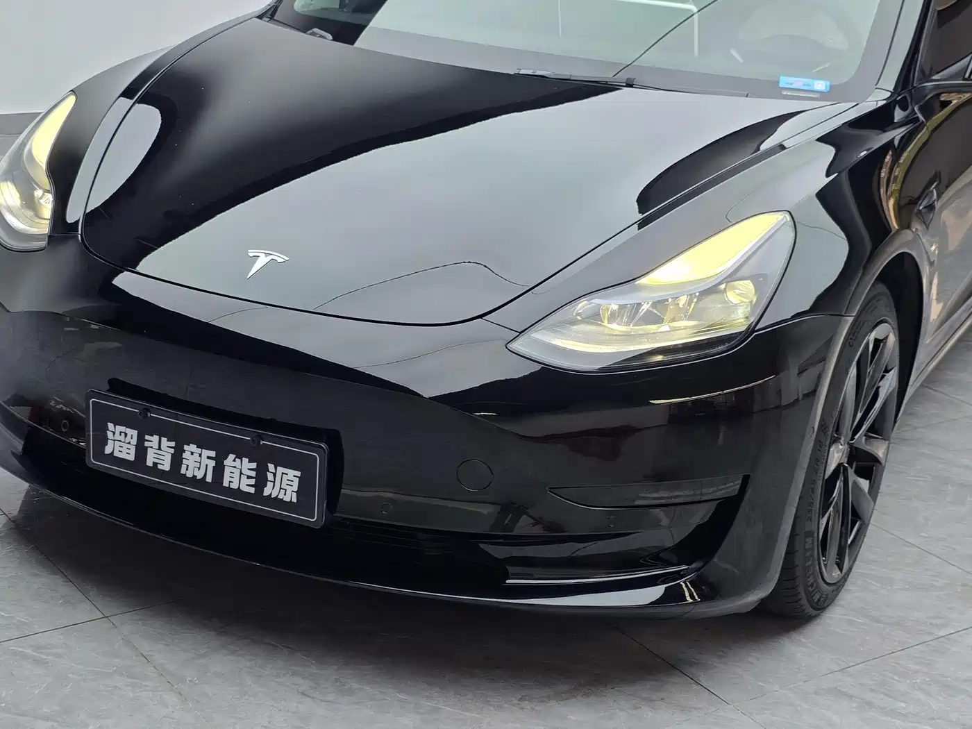 Фото 6 - Tesla Model 3